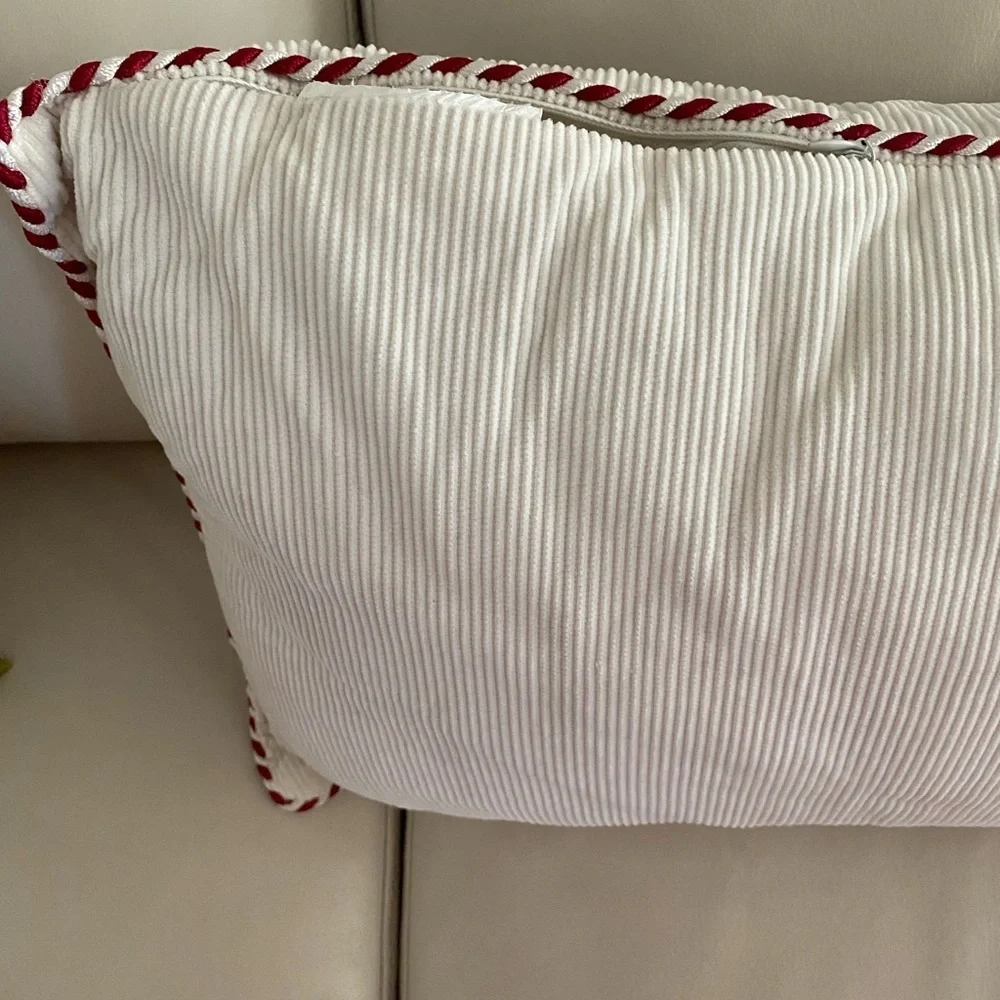 Holiday Noël Decorative Pillow – EUC